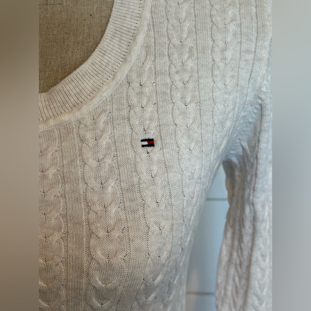 🔥SOLD🔥Tommy Hilfiger Women's Off-White Cable Knit Sweater Size Medium - Picture 3 of 4